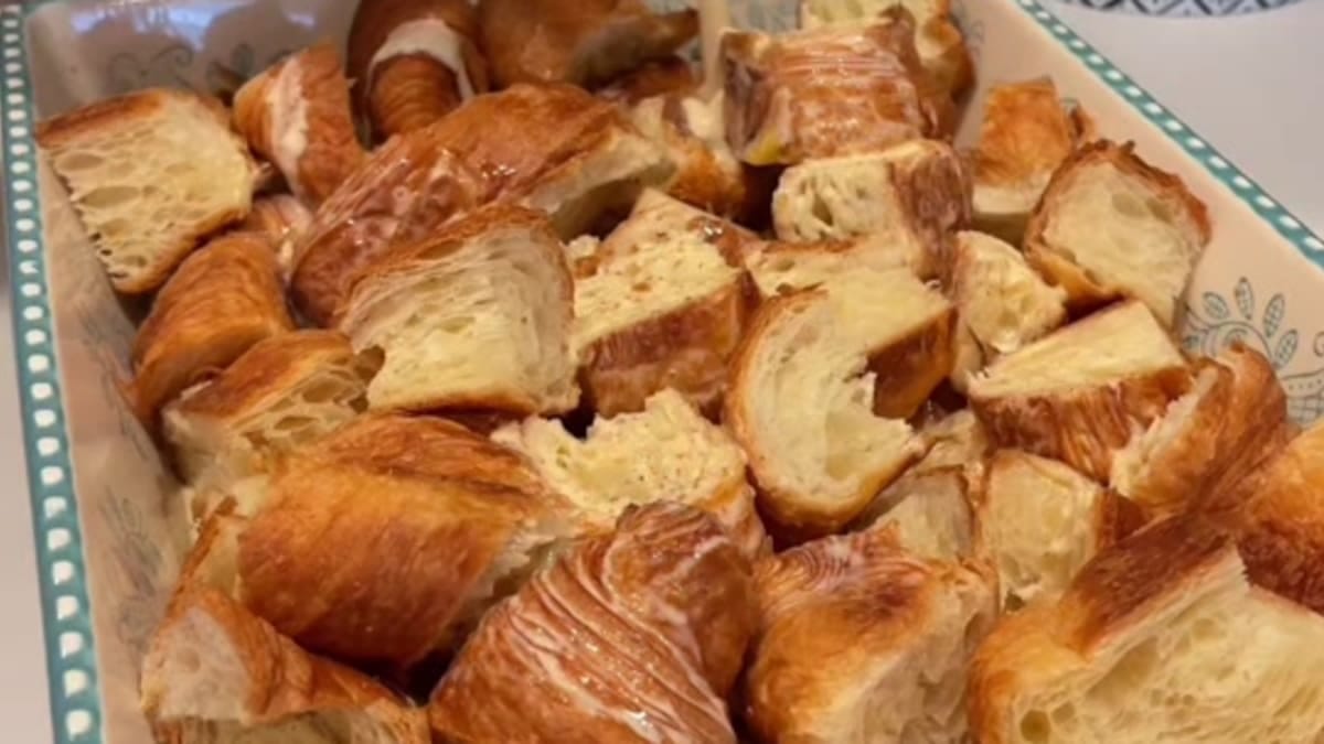 Croissant French Toast Bake – 45-Minute Recipe