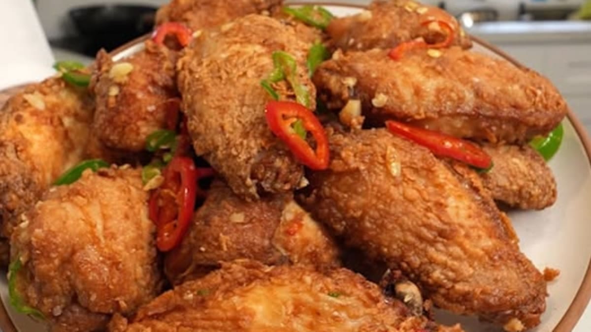 Salt and Pepper Chicken Wings – 35-Minute Recipe