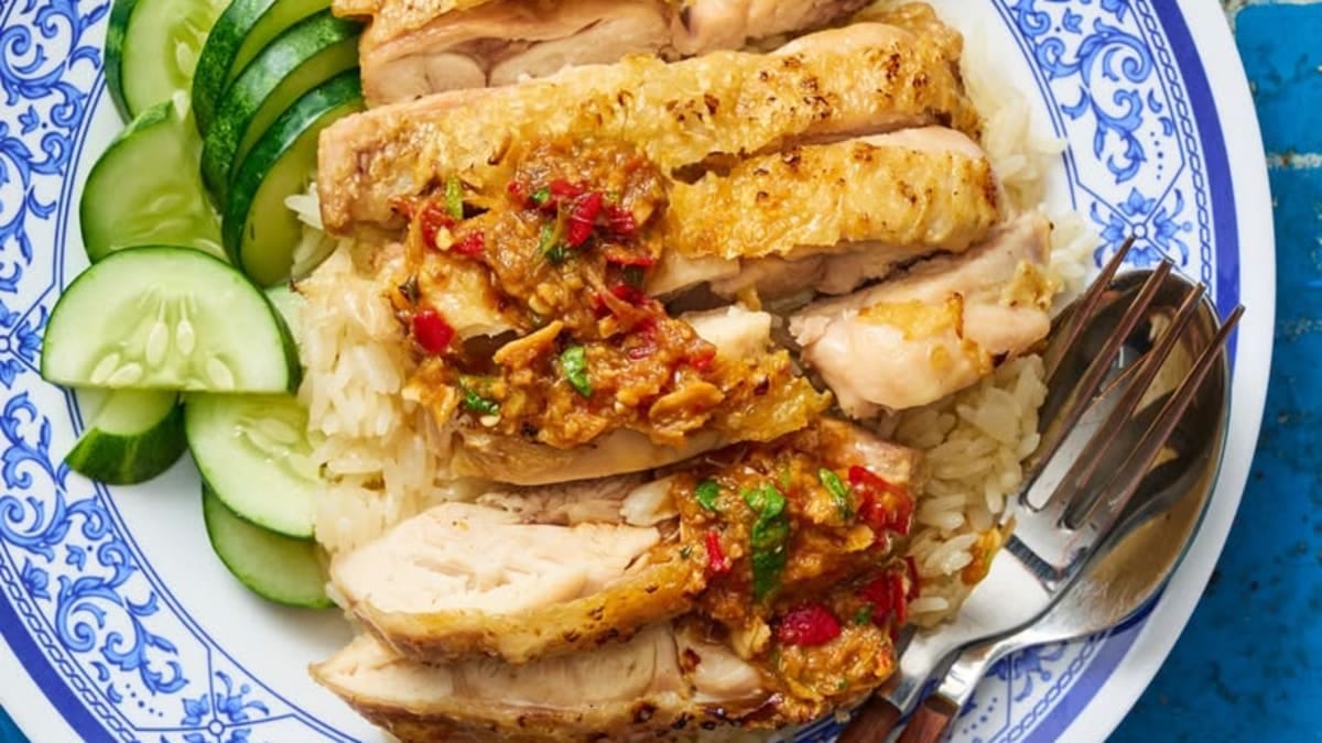 Thai-Style Crispy Chicken Rice – 45-Minute Recipe